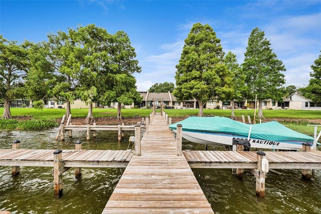 For Sale: $169,000 (2 beds, 2 baths, 845 Square Feet)