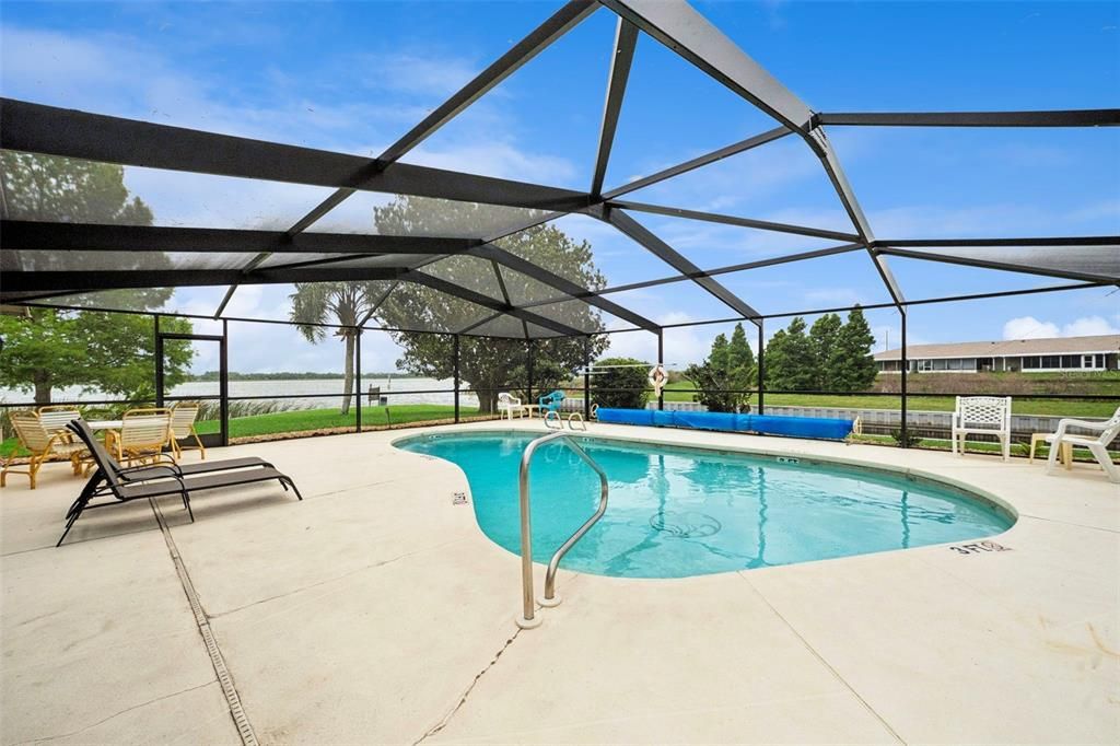 For Sale: $169,000 (2 beds, 2 baths, 845 Square Feet)