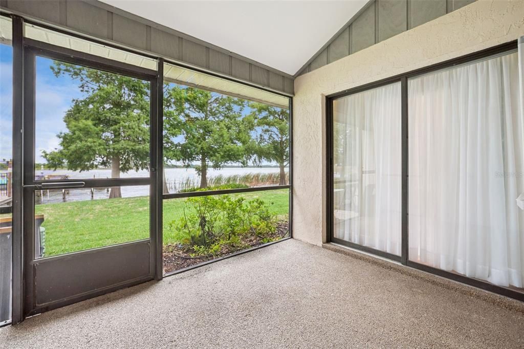 For Sale: $169,000 (2 beds, 2 baths, 845 Square Feet)