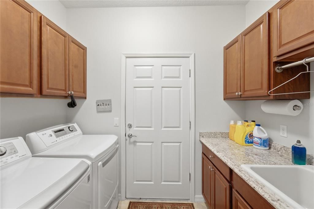 For Sale: $413,900 (3 beds, 2 baths, 1568 Square Feet)