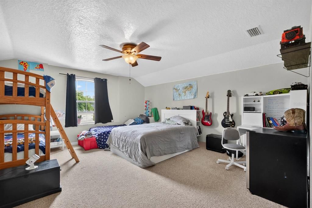 For Sale: $549,000 (4 beds, 4 baths, 2823 Square Feet)