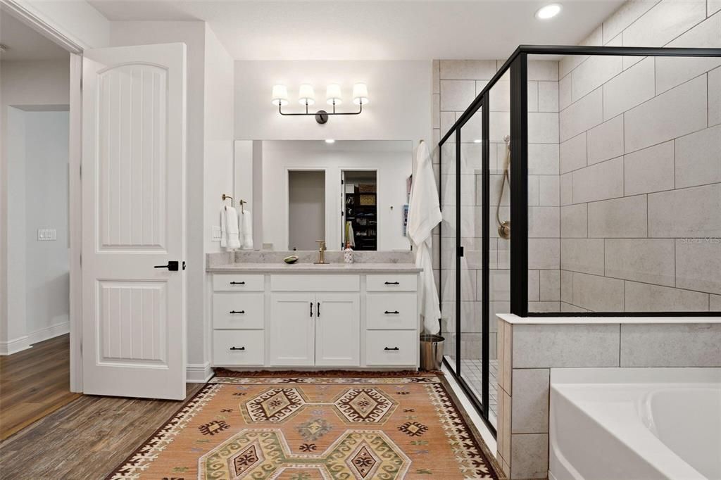 En Venta: $789,000 (4 camas, 3 baños, 2422 Pies cuadrados)
