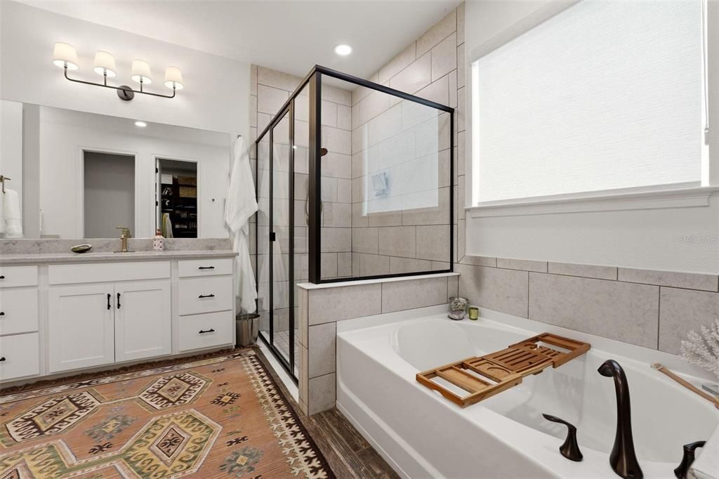 En Venta: $789,000 (4 camas, 3 baños, 2422 Pies cuadrados)