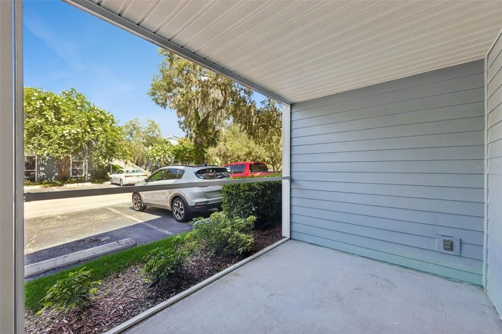 For Sale: $159,900 (2 beds, 1 baths, 819 Square Feet)