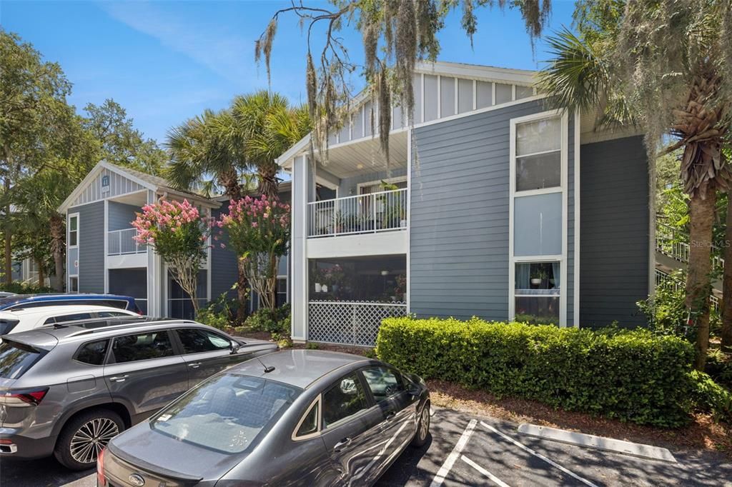 For Sale: $159,900 (2 beds, 1 baths, 819 Square Feet)