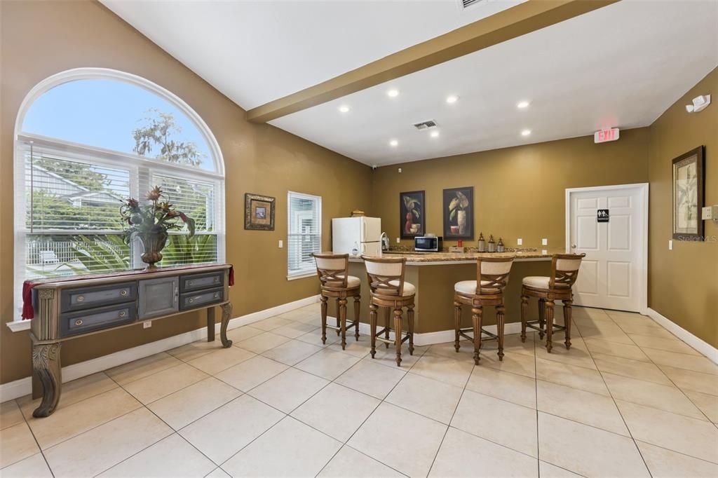 For Sale: $159,900 (2 beds, 1 baths, 819 Square Feet)