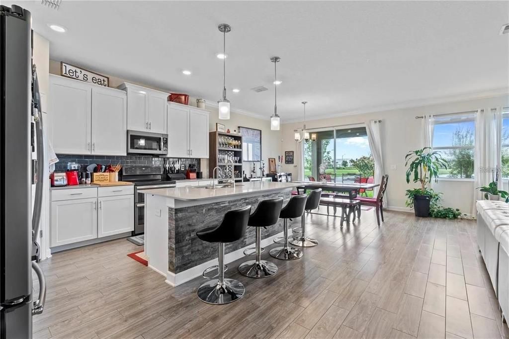 На продажу: $849,000 (5 спален, 3 ванн, 3359 Квадратных фут)