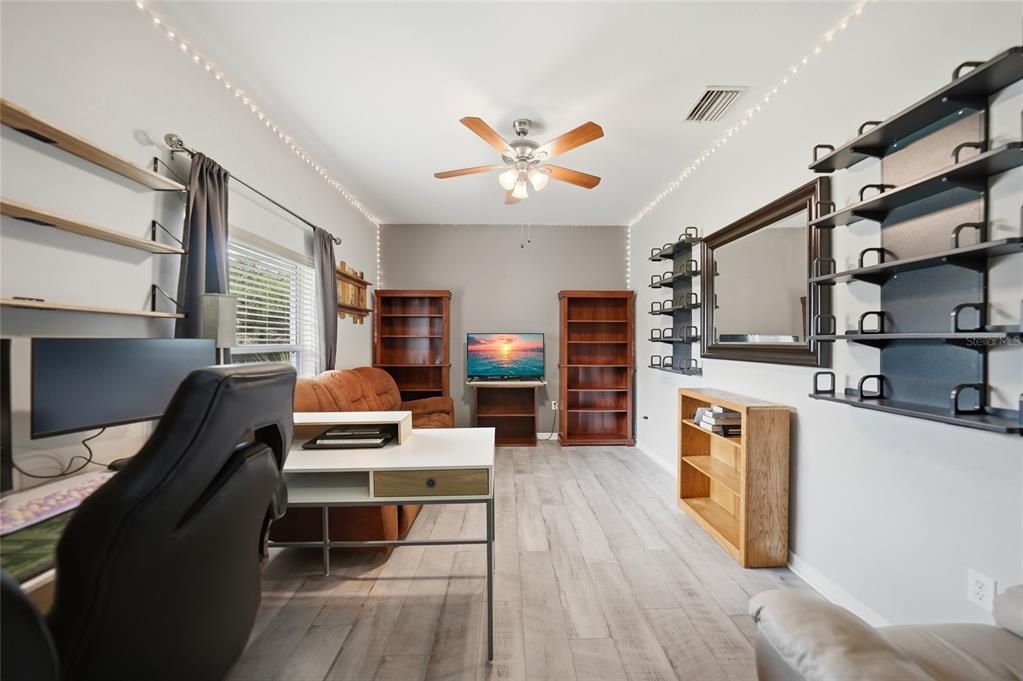 For Sale: $249,900 (3 beds, 2 baths, 1832 Square Feet)
