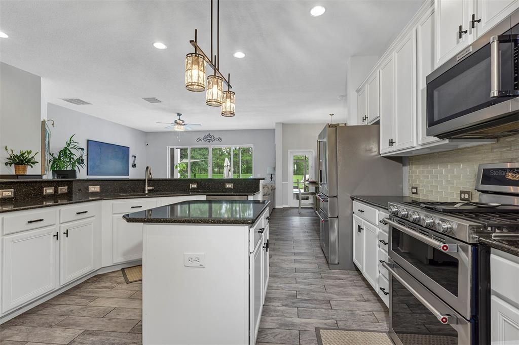For Sale: $625,000 (3 beds, 4 baths, 3197 Square Feet)
