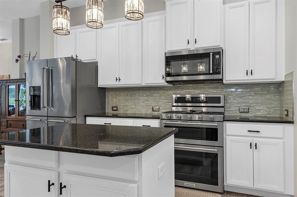 For Sale: $625,000 (3 beds, 4 baths, 3197 Square Feet)