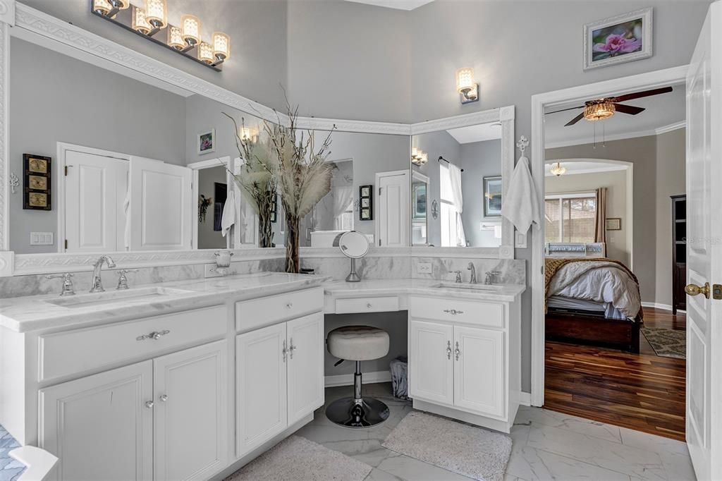 For Sale: $625,000 (3 beds, 4 baths, 3197 Square Feet)