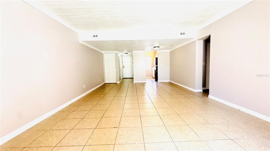 For Rent: $1,350 (1 beds, 1 baths, 783 Square Feet)