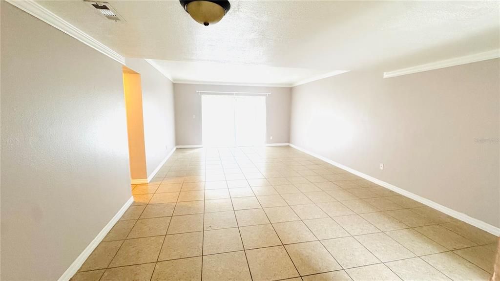 For Rent: $1,350 (1 beds, 1 baths, 783 Square Feet)