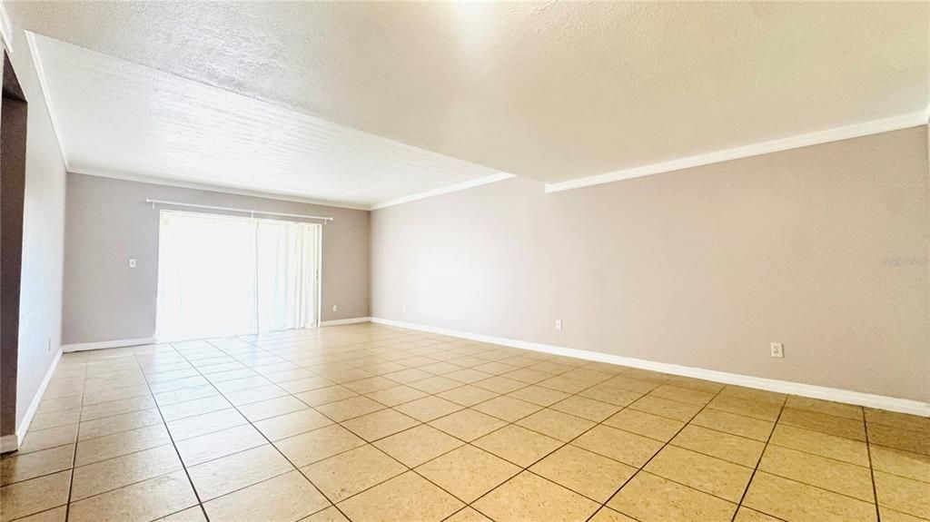 For Rent: $1,350 (1 beds, 1 baths, 783 Square Feet)