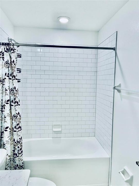 En Venta: $369,990 (3 camas, 2 baños, 1560 Pies cuadrados)