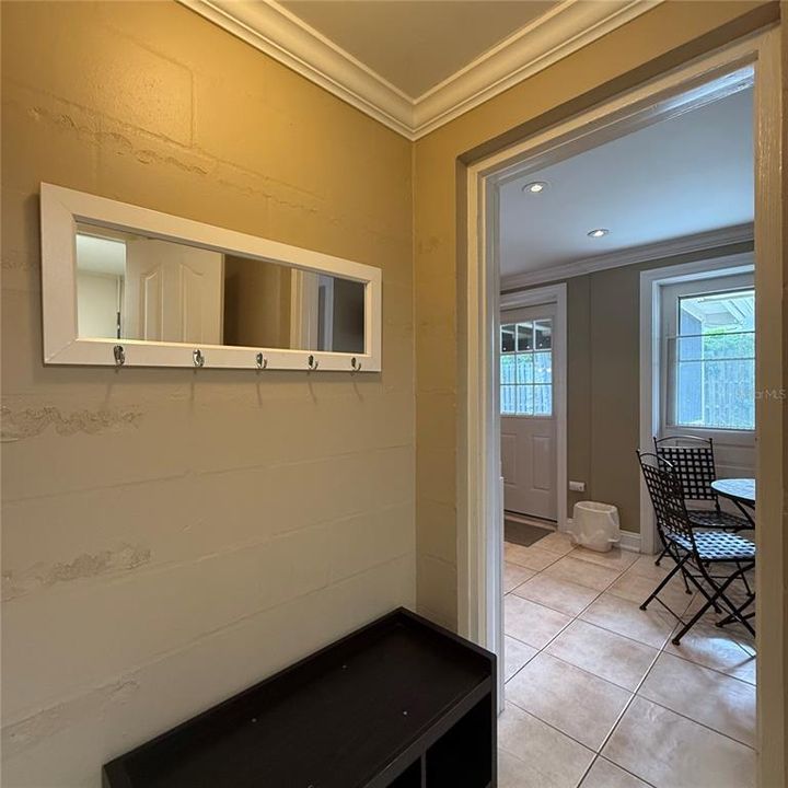 For Rent: $2,300 (2 beds, 1 baths, 1376 Square Feet)