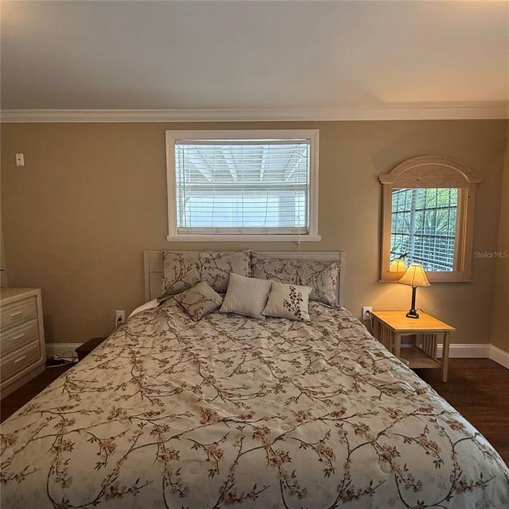 For Rent: $2,300 (2 beds, 1 baths, 1376 Square Feet)