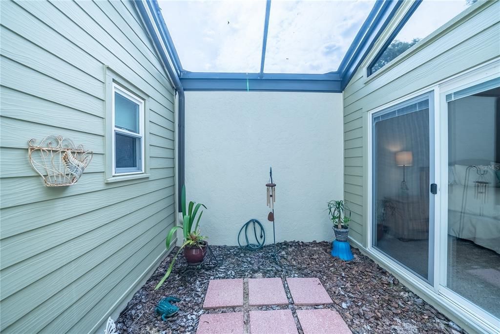 For Sale: $322,500 (3 beds, 2 baths, 1613 Square Feet)