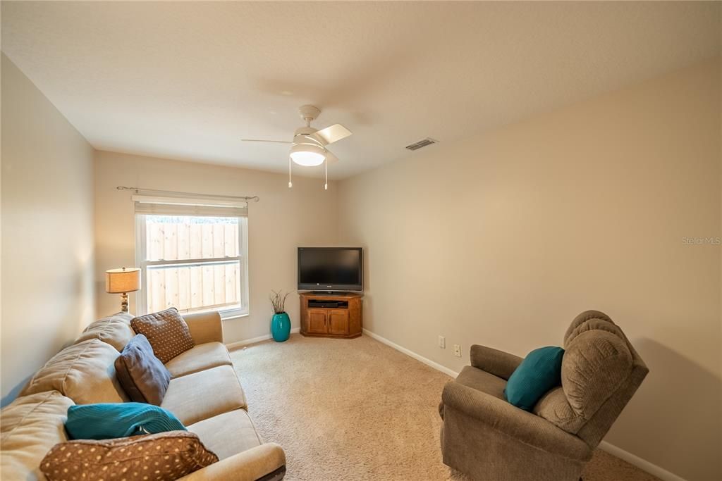 For Sale: $322,500 (3 beds, 2 baths, 1613 Square Feet)