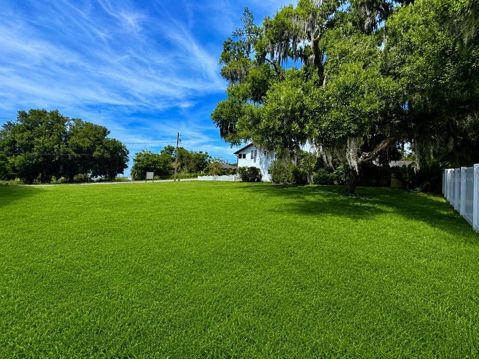 待售: $350,000 (0.21 acres)