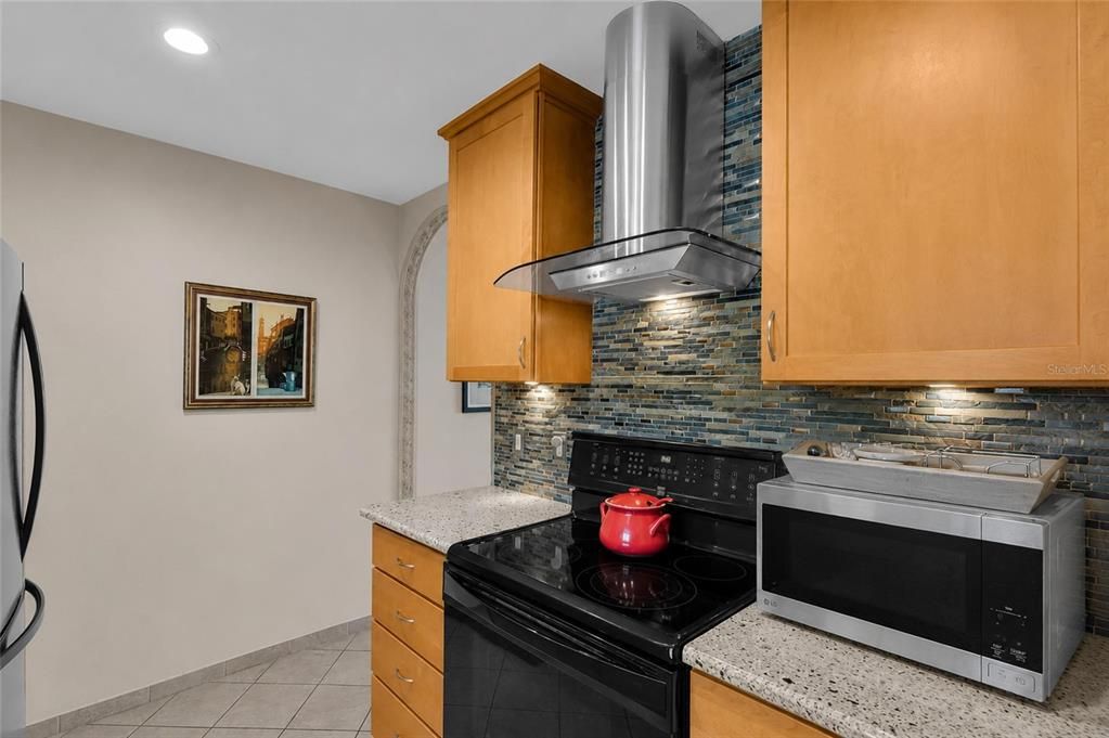 For Sale: $99,900 (2 beds, 2 baths, 1134 Square Feet)