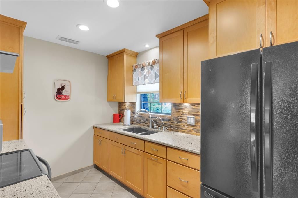 For Sale: $99,900 (2 beds, 2 baths, 1134 Square Feet)