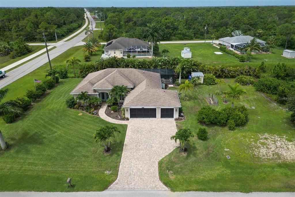 Recently Sold: $560,000 (3 beds, 2 baths, 1999 Square Feet)