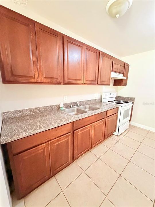 En Venta: $240,000 (3 camas, 2 baños, 1346 Pies cuadrados)