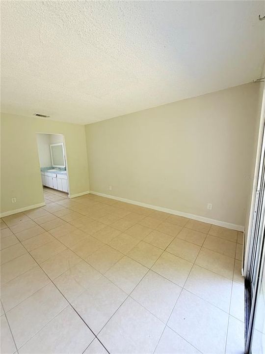 En Venta: $240,000 (3 camas, 2 baños, 1346 Pies cuadrados)