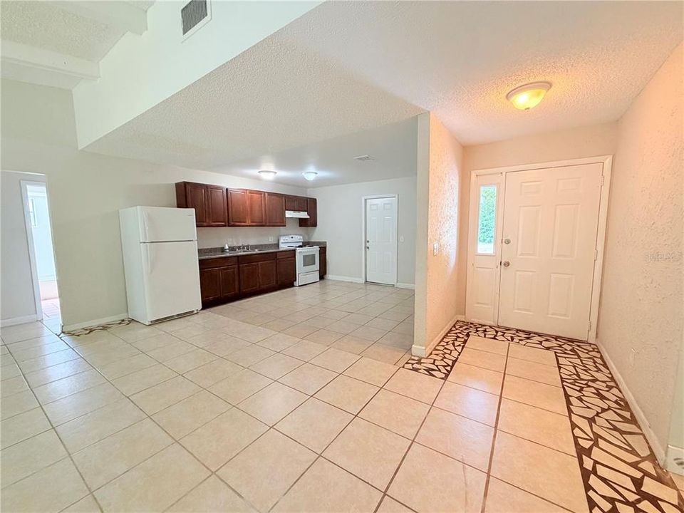 En Venta: $240,000 (3 camas, 2 baños, 1346 Pies cuadrados)