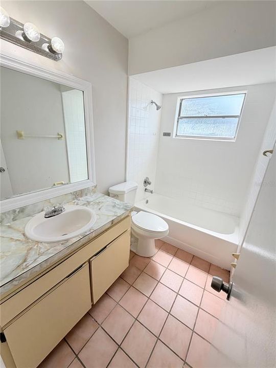 En Venta: $240,000 (3 camas, 2 baños, 1346 Pies cuadrados)