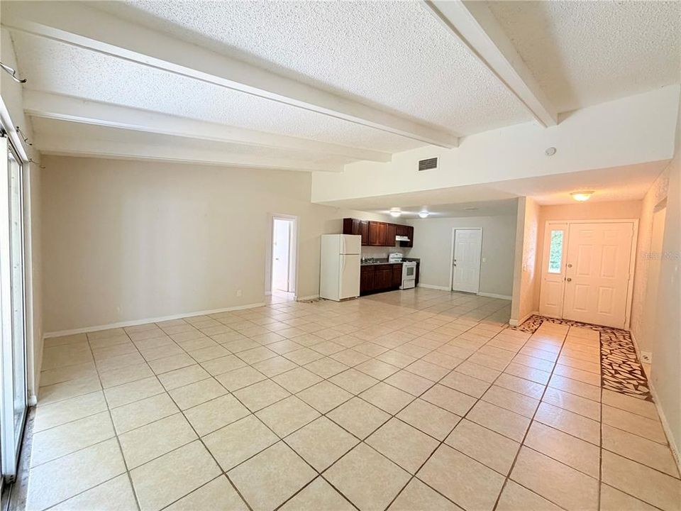 En Venta: $240,000 (3 camas, 2 baños, 1346 Pies cuadrados)