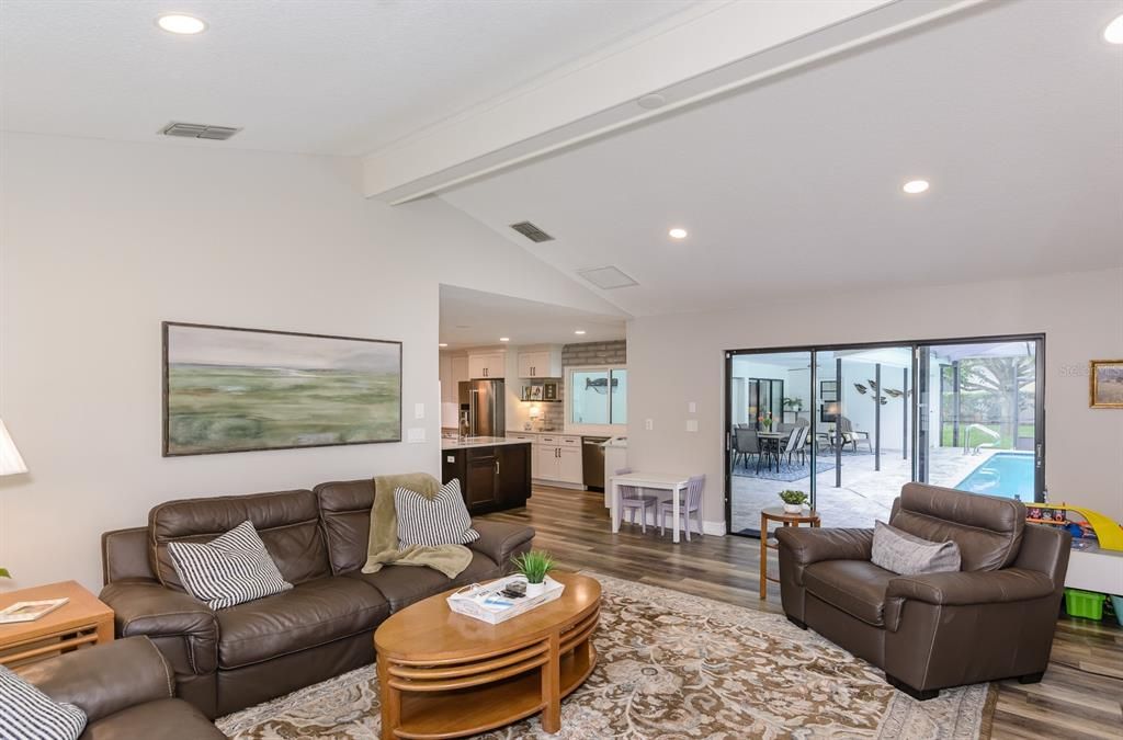 For Sale: $1,150,000 (3 beds, 2 baths, 3144 Square Feet)