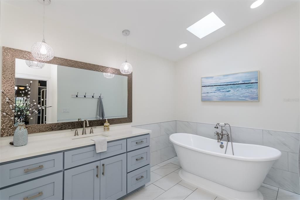 For Sale: $1,150,000 (3 beds, 2 baths, 3144 Square Feet)