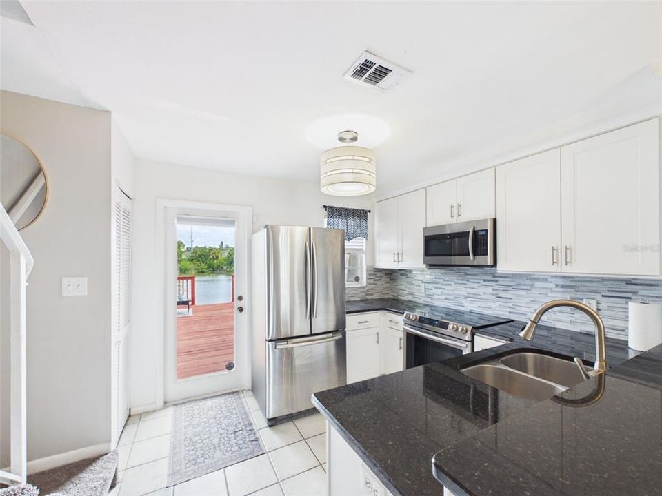 En Venta: $235,000 (2 camas, 1 baños, 930 Pies cuadrados)