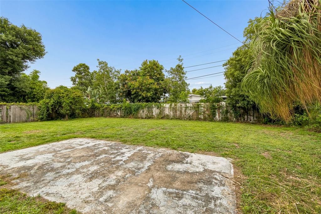 For Rent: $2,400 (2 beds, 1 baths, 1105 Square Feet)