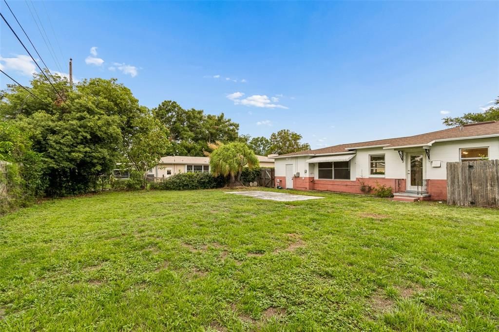 For Rent: $2,400 (2 beds, 1 baths, 1105 Square Feet)