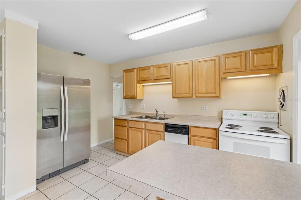 For Rent: $2,400 (2 beds, 1 baths, 1105 Square Feet)