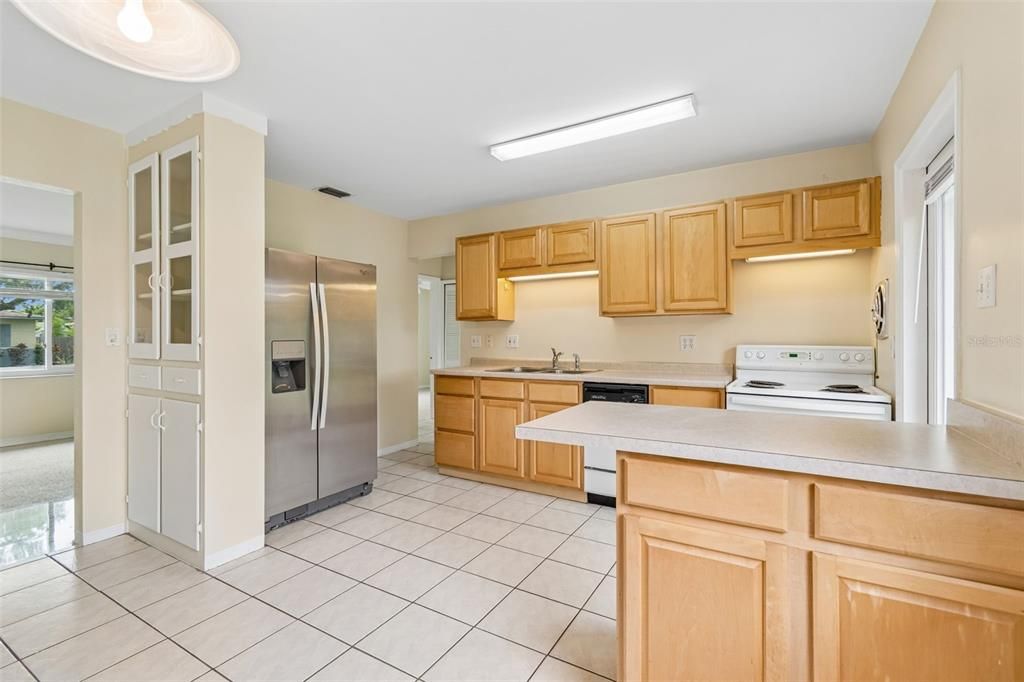 For Rent: $2,400 (2 beds, 1 baths, 1105 Square Feet)