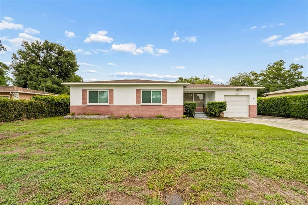 For Rent: $2,400 (2 beds, 1 baths, 1105 Square Feet)