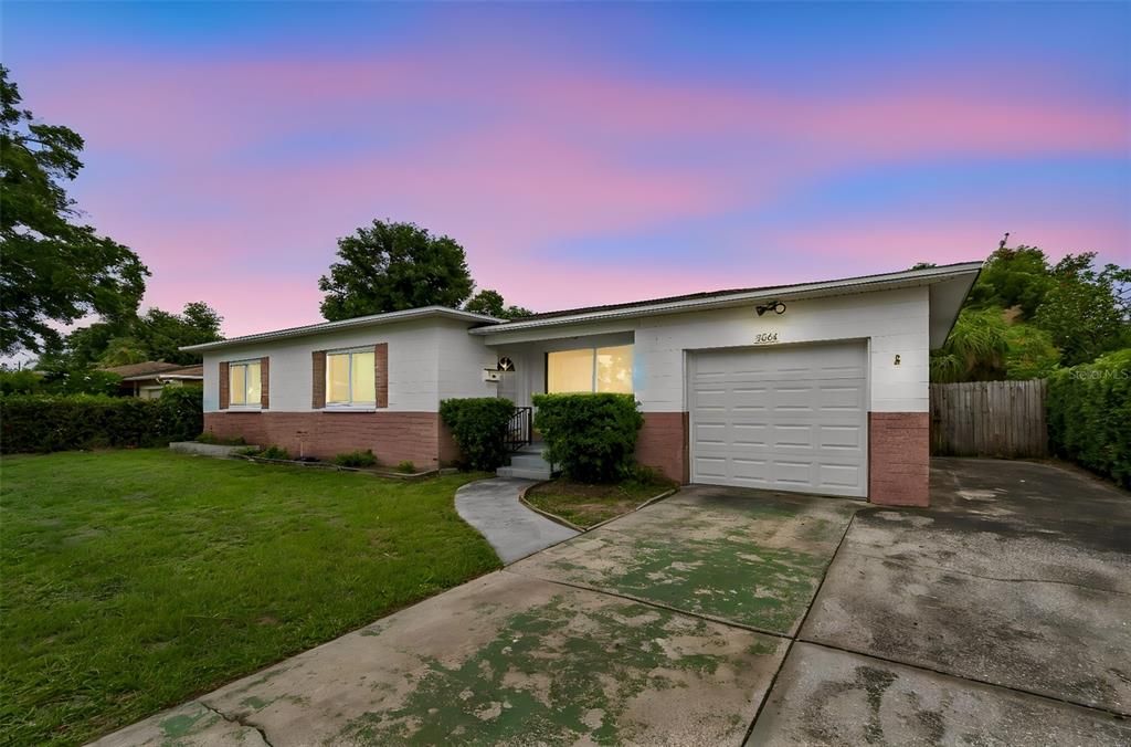 For Rent: $2,400 (2 beds, 1 baths, 1105 Square Feet)