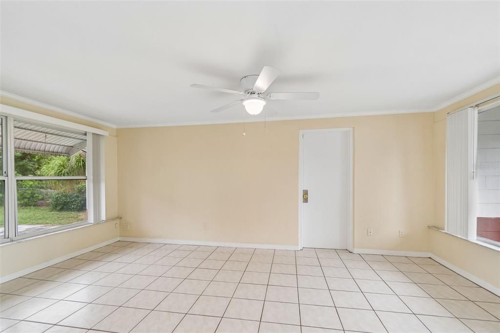 For Rent: $2,400 (2 beds, 1 baths, 1105 Square Feet)