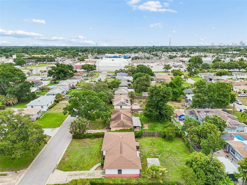 For Rent: $2,400 (2 beds, 1 baths, 1105 Square Feet)