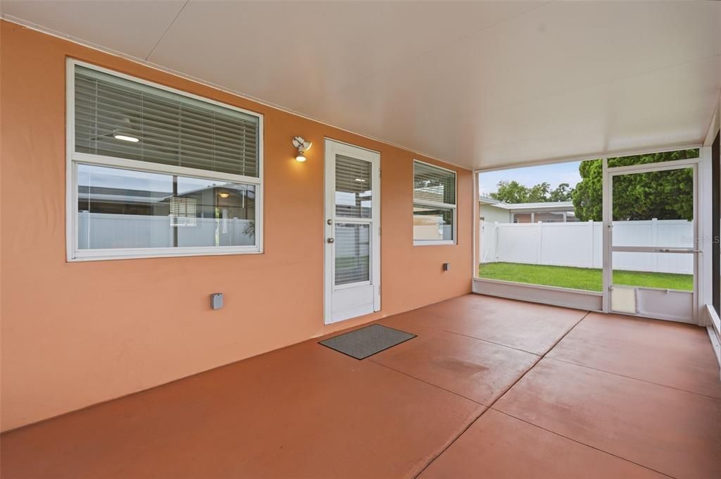 For Sale: $350,000 (2 beds, 1 baths, 1198 Square Feet)