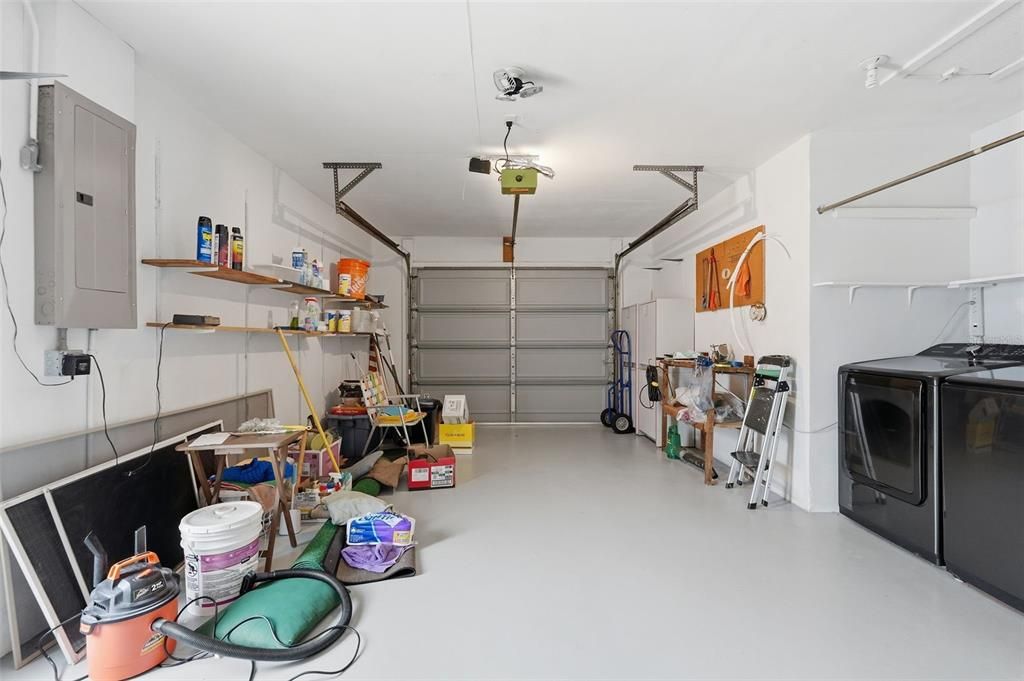 For Sale: $350,000 (2 beds, 1 baths, 1198 Square Feet)