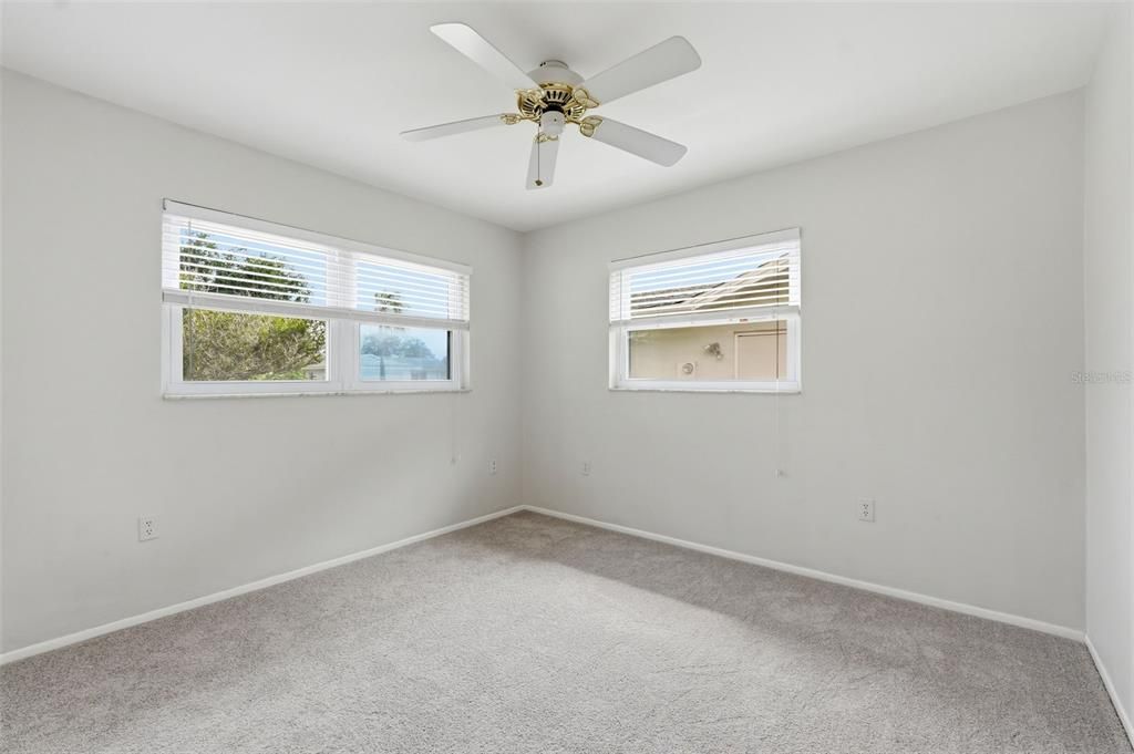 For Sale: $350,000 (2 beds, 1 baths, 1198 Square Feet)