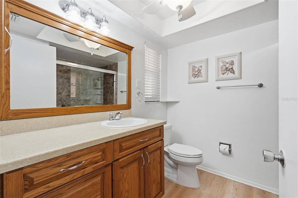 For Sale: $350,000 (2 beds, 1 baths, 1198 Square Feet)