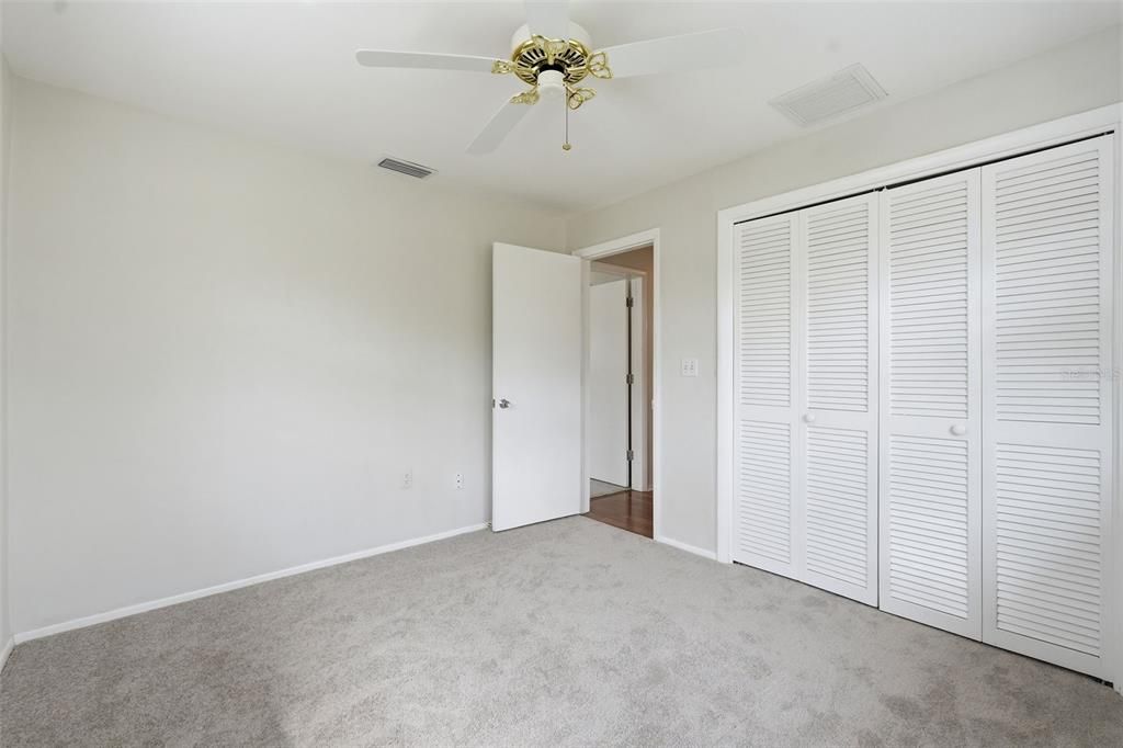 For Sale: $350,000 (2 beds, 1 baths, 1198 Square Feet)