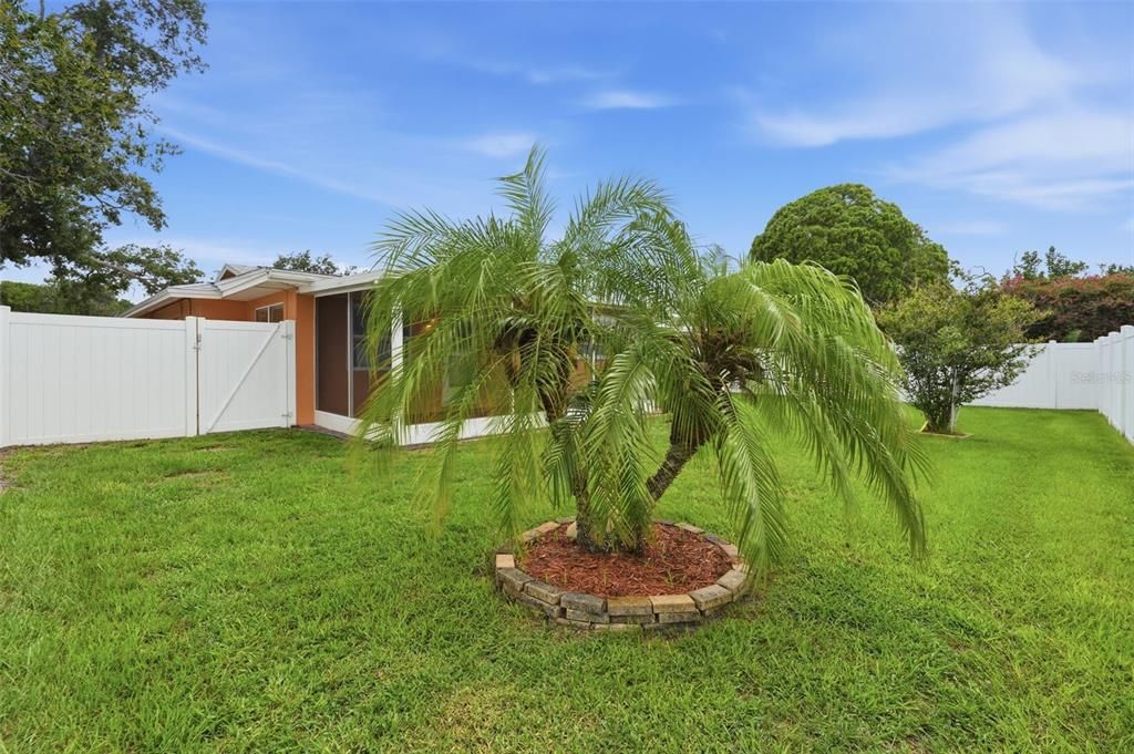 For Sale: $350,000 (2 beds, 1 baths, 1198 Square Feet)