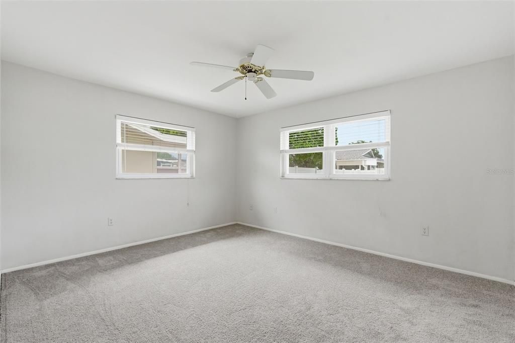 For Sale: $350,000 (2 beds, 1 baths, 1198 Square Feet)